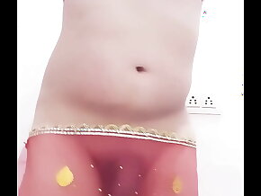 Desi Hijra Nangi Dance - Tu Qamar pakad ke kheeche Haaye Daiya Pairon Ke Neeche