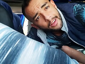 Mamando o cara que estava do meu lado no busão - COMPLETO NO In flames